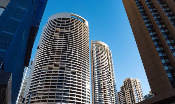 Runde weiße Geschäftsgebäude in Sydney — Stockfoto