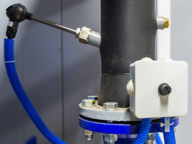 Basınç veya fabrika boru çözümlenirken sensör.
