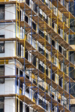 İskele geçici yapı inşaat sırasında bina yapısı desteklemek için kullanılır. Ayrıca işçiler için çalışma platformu olarak çalışmak için kullanılan