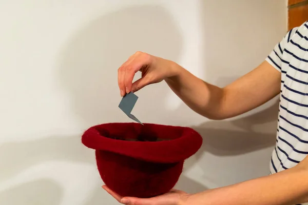 Woman Hand Take Card Name Hat — Stock Photo, Image