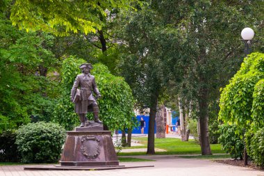 Rostov on Don setin içinde büyük Petro heykeli.