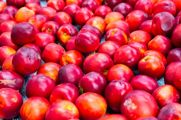Frisse Heldere Nectarines Achtergrond Markt — Stockfoto