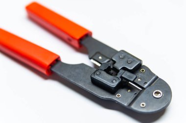 Beyaz arka plan üzerinde izole modüler Kıvırcıklaştırma aracı.
