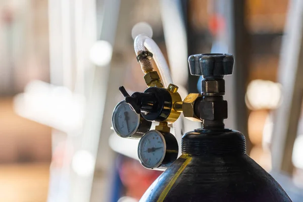 Reducer Pressure Gauge Oxygen Cylinder — Stock Photo, Image