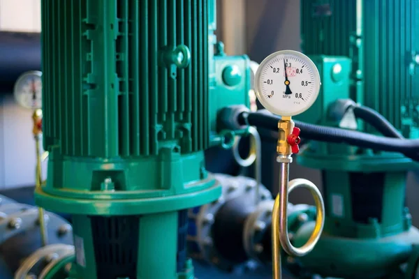 Closeup Manometer Measuring Gas Pressure Pipes Valves Industrial Plant Pressure — Stock Photo, Image