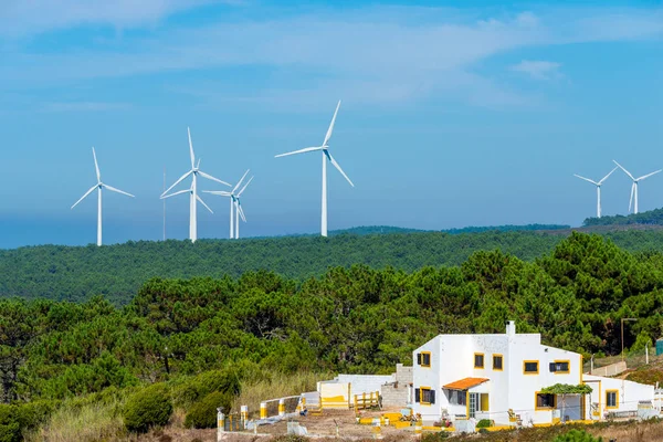 Windmolens Voor Elektriciteitsproductie Heuvel — Stockfoto
