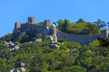 Sintra, Portekiz bir tepenin Ortaçağ Kalesi kırlarda kalesidir.