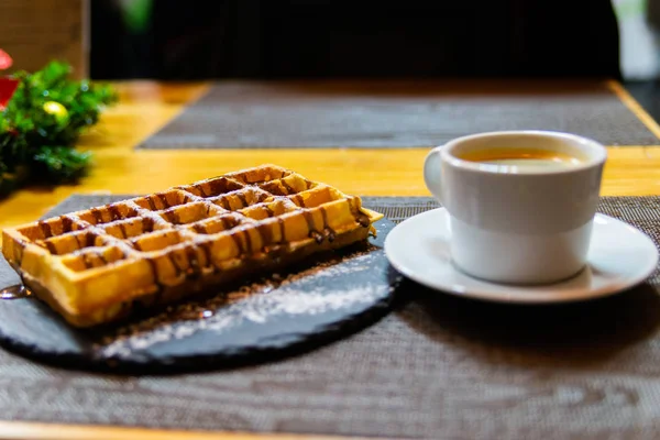 Kopje Koffie Belgische Wafels Met Chocolade — Stockfoto