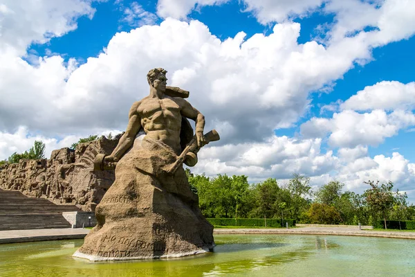 VOLGOGRAD, RUSSIA - 26 Mayıs 2019: Mamayev Kurgan 'daki Ölüm Anıtı