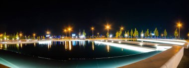 Platov uluslararası havaalanının dış gece görüntüsü Rostov-on-Don, Rusya, 17 Eylül