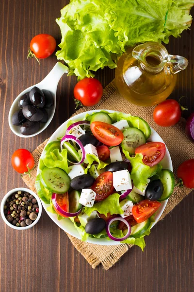 Frischer Griechischer Salat Aus Kirschtomaten Ruccola Rucola Feta Oliven Gurken — Stockfoto