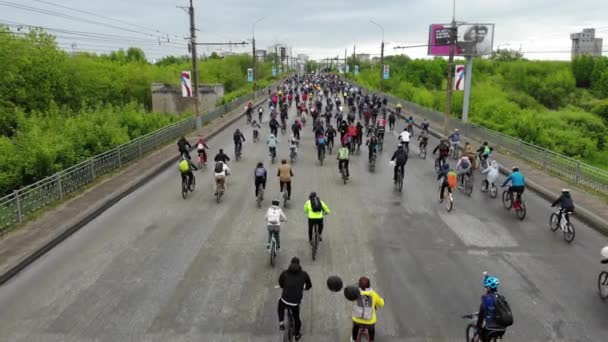 Desfile Ciclistas Realizado Kirov Maio 2019 Disparar Quadricóptero Ciclistas Montam — Vídeo de Stock
