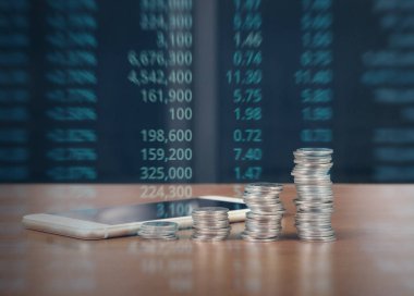 Farklı konumlarda diğer yığılmış paralar