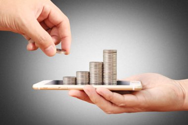  Akıllı telefonda sikke, iş e-ticaret kavramı