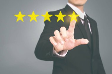 Derecelendirmeyi artırmak için el dokunmadan beş yıldız sembolü 