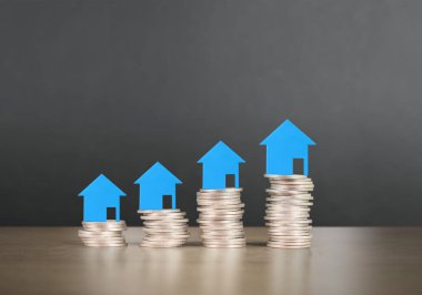 Bozuk paralar farklı pozisyonlarda üst üste istiflenir.