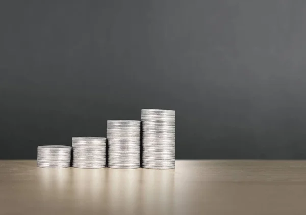 Coins stacked on each other in different positions — Stock Photo, Image