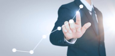 İş adamı grafik büyümesi ve grafik artışı