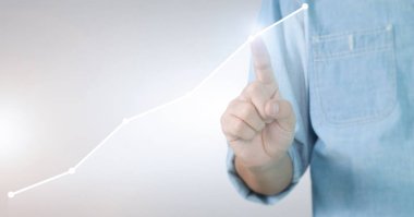 İş adamı grafik büyümesi ve grafik artışı