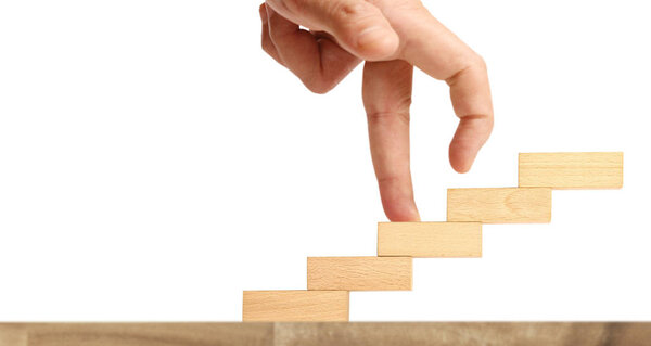 Рука подобна наращиванию дерева для игрушечной лестницы
