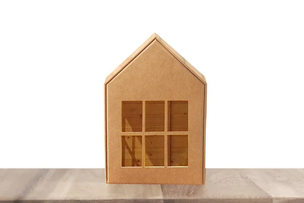 Casa de juguete de madera. Hipoteca propiedad concepto de hogar —  Fotos de Stock