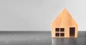 Dřevěný dům Model. Bydlení a realitní koncept
