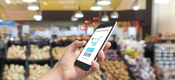 Uomo Mano Tenendo Dispositivo Smartphone Touch Screen Shopping Online Isolato — Foto Stock