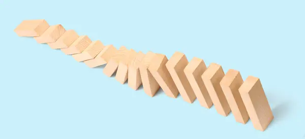 Dominoeffekt Durch Einzigartigen Kontinuierlichen Sturz Gestoppt — Stockfoto