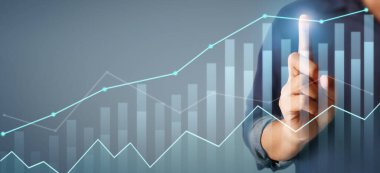 İşadamı, işinde grafik büyümesi ve grafik artışı için olumlu göstergeler planlıyor