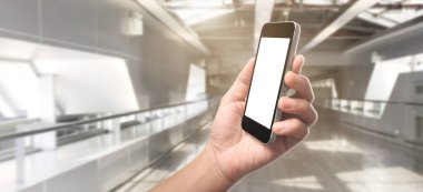 El ele tutuşan akıllı telefon aygıtı ve ekrana dokunma