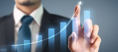 İşadamı grafik büyümesi ve grafik pozitif göstergelerin artması planı