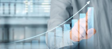 İşadamı grafik büyümesi ve grafik pozitif göstergelerin artması planı