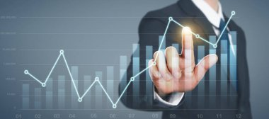 İşadamı grafik büyümesi ve grafik pozitif göstergelerin artması planı