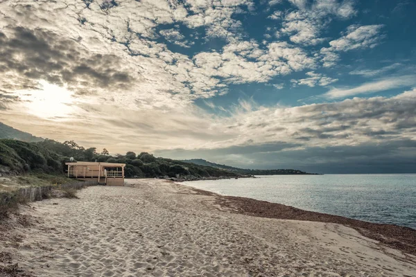 Wispy Evening Clouds Sun Sets Deserted Bodri Beach Balagne Region — Stock Photo, Image