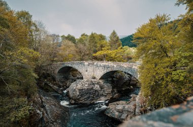 İskoçya'da Invermoriston'da Thomas Telford Köprüsü