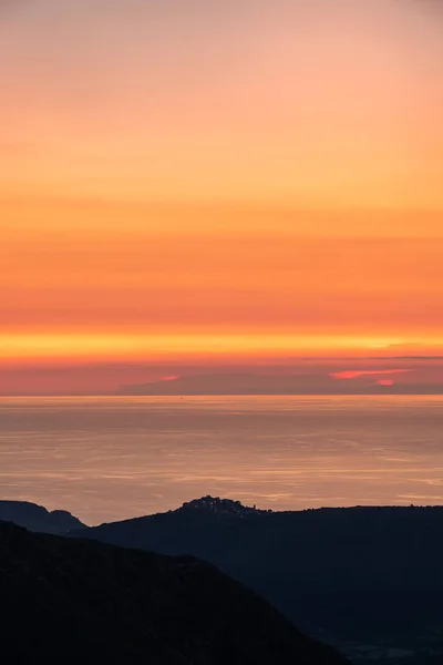 Sunset Calm Mediterrnean Sea Silhouette Hilltop Village Sant Antonino Corsica — Stock Photo, Image