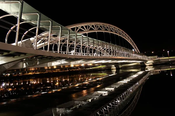 Imagem Noturna Uma Ponte Sobre Rio — Fotografia de Stock