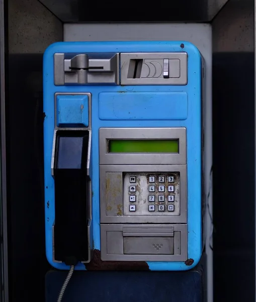 Старая Телефонная Будка Плохом Состоянии — стоковое фото