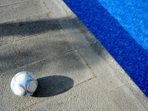 Loisirs au bord de la piscine, été — Photo