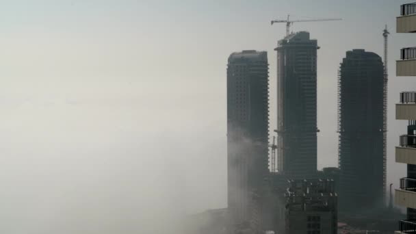 Cinematic 7680X4320 Skyscraper Konstruksi Atas Awan Skyscrapers Cloud Fog Fogs — Stok Video