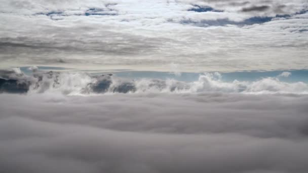 Cineastische 7680X4320 Zwei Verschiedene Wolkenschichten Zeitraffer Über Den Wolken Vom — Stockvideo