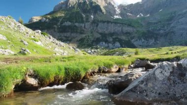 Dağların güzel manzarası