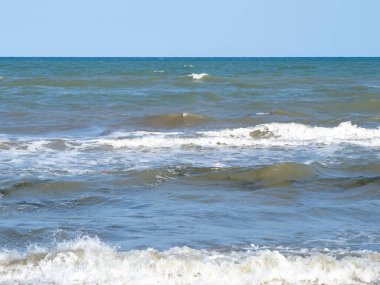 Kumdaki deniz dalgaları