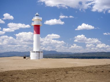 Sahildeki deniz feneri