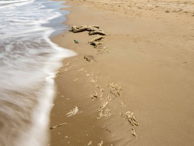 Akdeniz kıyılarında dalgalar