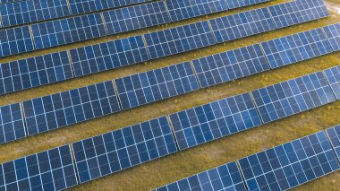 Yenilenebilir güneş enerjisi kullanan elektrik üretimi