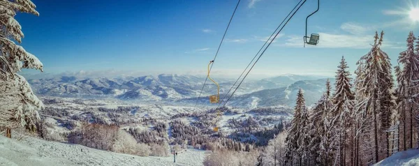 Snowboardové vleky na sněhu — Stock fotografie