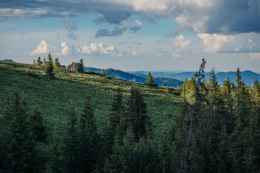 Bulutlu bir günde bir kale