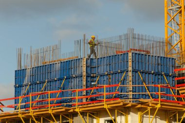 Desen, inşaat, işletim, bina ve yapıların onarımı ve yeniden inşası