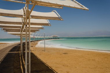 Çöl dağları ve mağaralardaki ilginç tarihi yerler